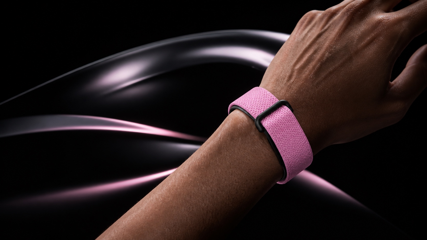Draki bracelet worn on a wrist